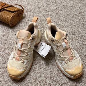 Salomon X Ultra 360 Edge Womens Size 7.5Trail Running Shoes Wheat Outdoor Hiking